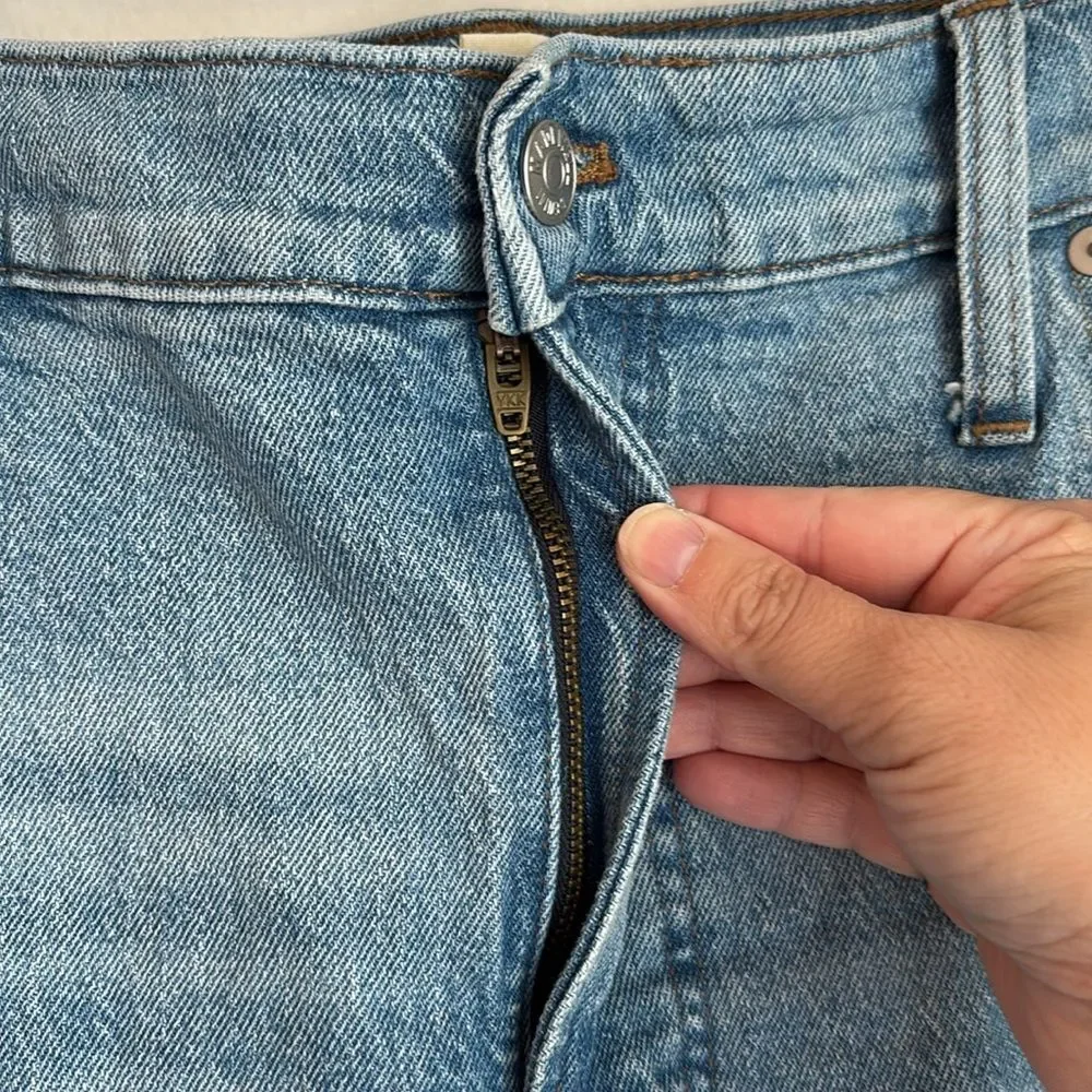 Madewell women’s the perfect vintage jeans Light Blue Denim Jeans distressed 33!